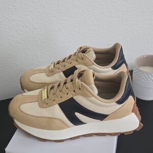 Casual Beige & Black Women's Sneakers